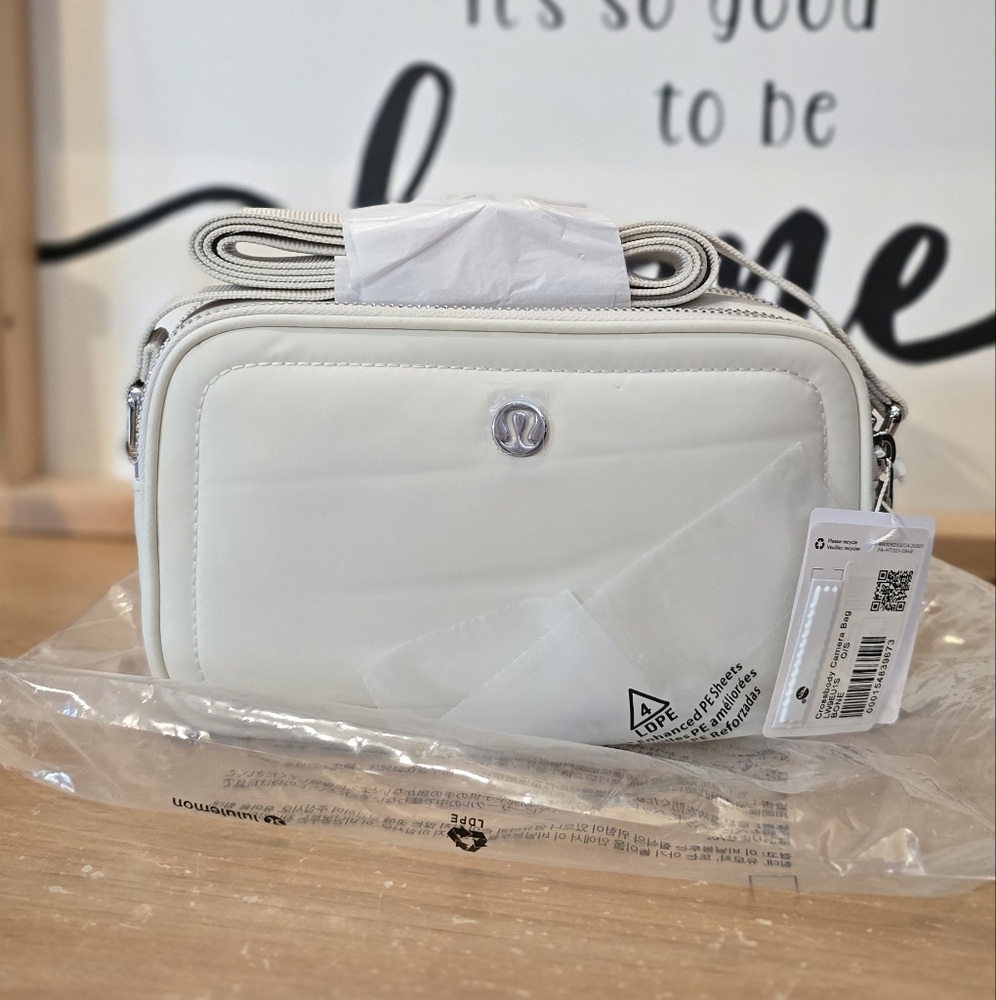 New Lululemon athletica Cream Crossbody CAMERA Bag 2L